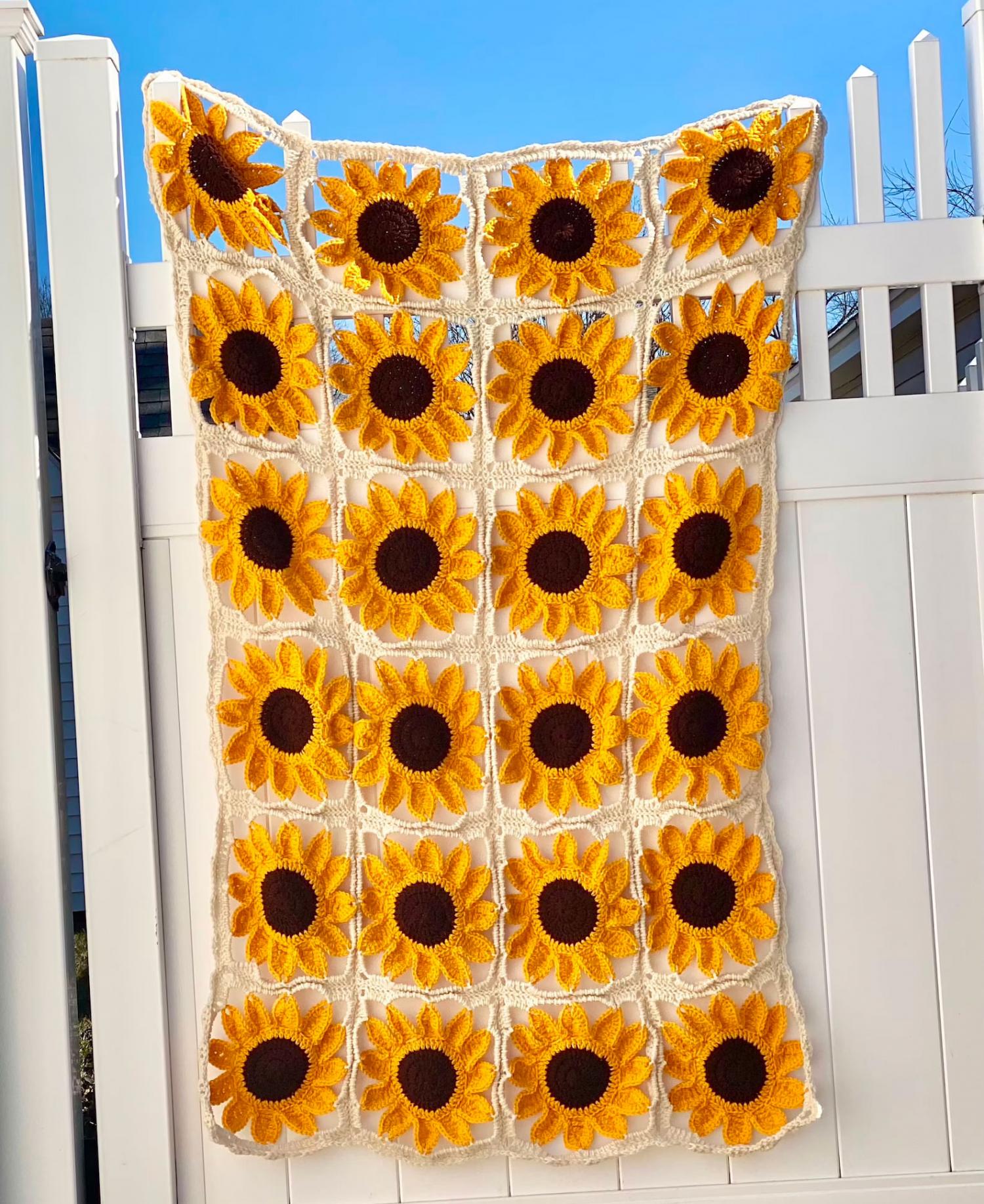 This Free Sunflower Crochet Blanket Pattern Looks Stunning and