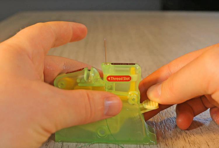 This Device Automatically Threads Your Sewing Needle