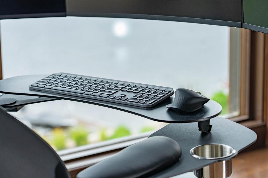 This Automatic Reclining Robotic Desk Might Be The Ultimate Workstation