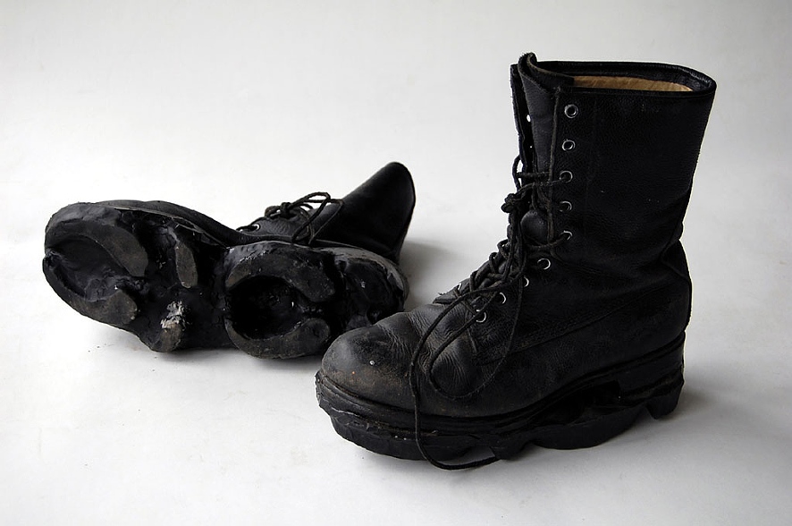 These Bear Track Shoes Create Giant Animal Prints In Snow or Mud