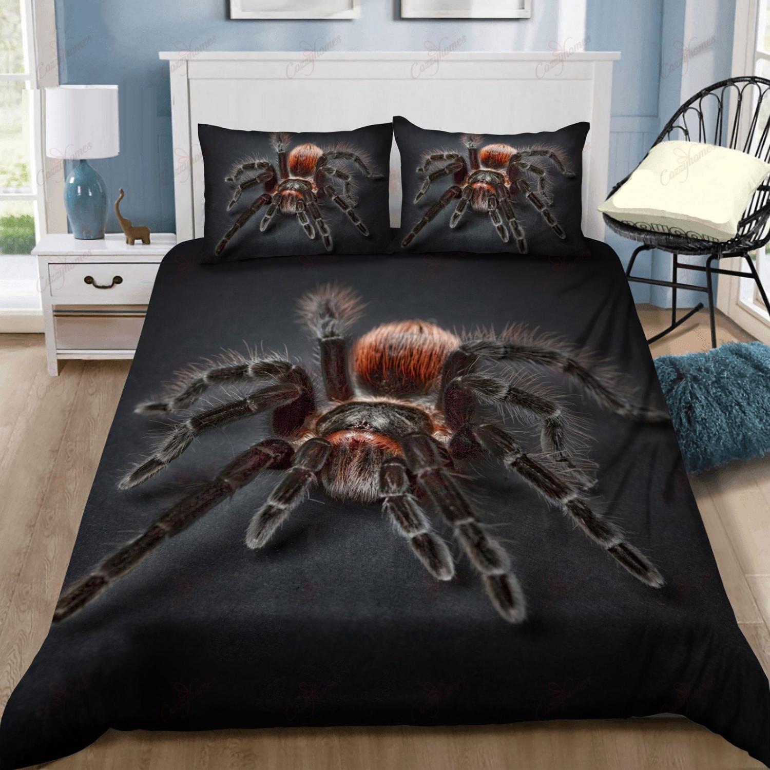 These Creepy Giant Tarantula Spider Bed Sheets Will Make You Never Want