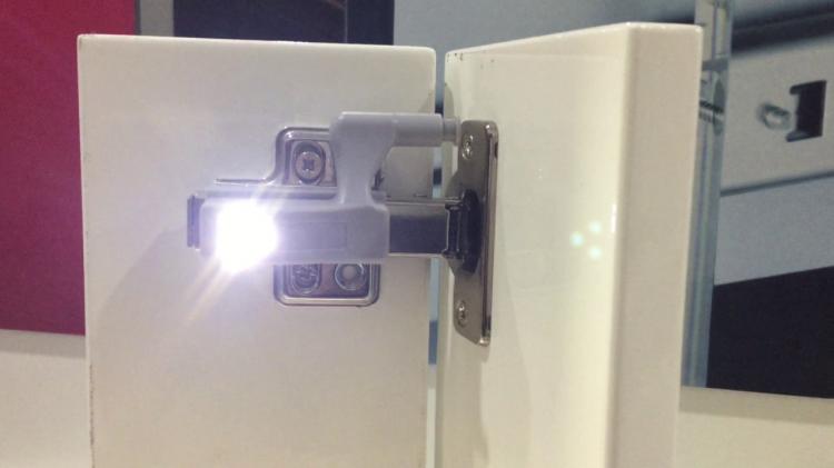 LED Soft Close Hinge Lights Turn On When Door Is Opened
