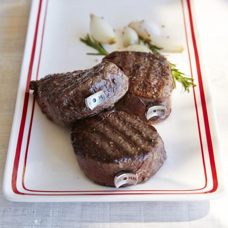 Ultimate Steak Thermometer Uses an LED Light To Tell You When Steak Is Done