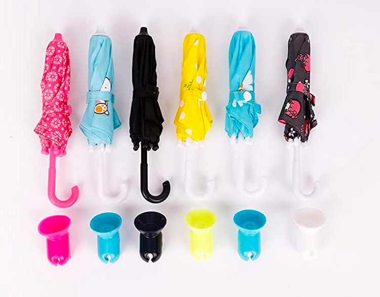 This Phone Umbrella Keeps Shade On Your Screen When At The Beach or Pool