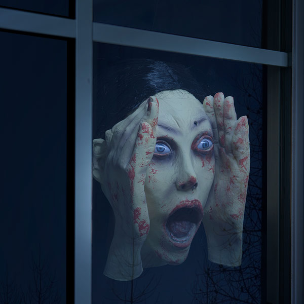 This Scary Peeper Prank Toy Screams When It Senses Someone Through The