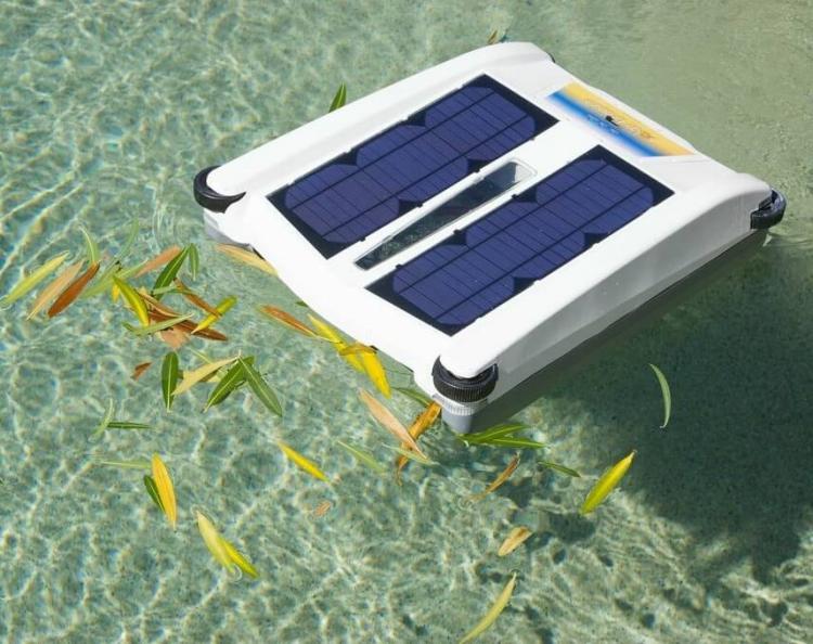 Solar Breeze Solar Powered Robotic Pool Skimmer