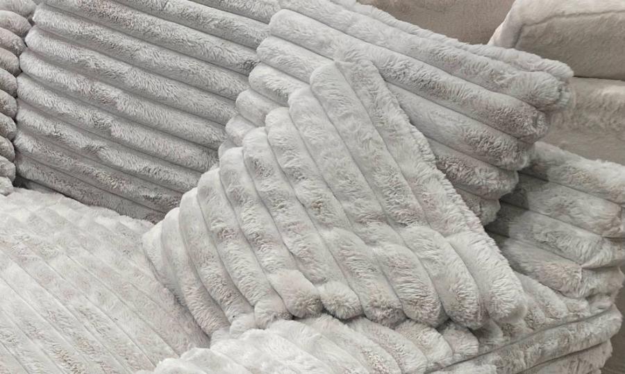 This Super Soft Throw Blanket Sofa Looks Like The Most Cozy Couch Ever