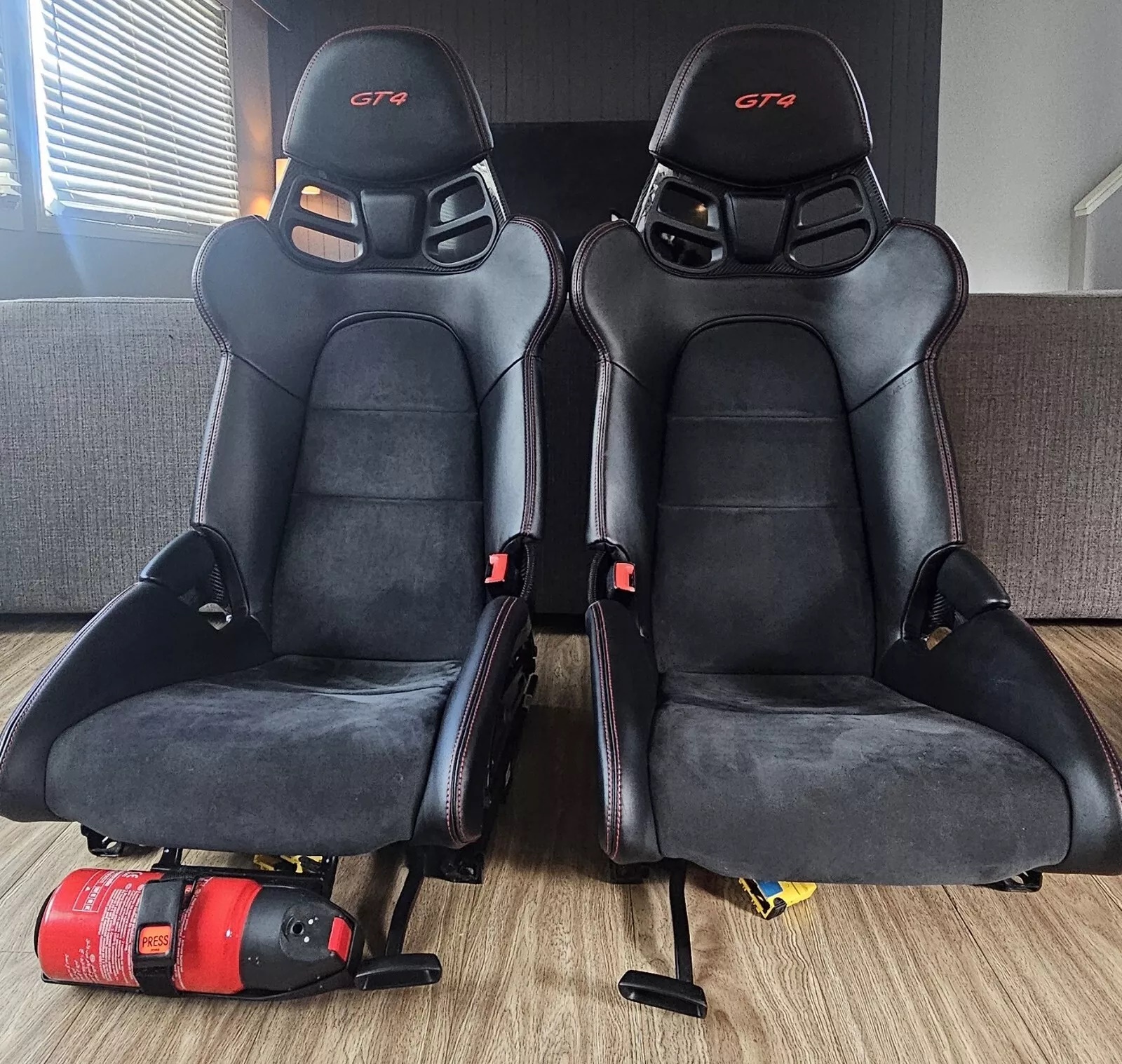 Porsche 981 GT4 Carbon Bucket Seats (Pair) Old English Car Club