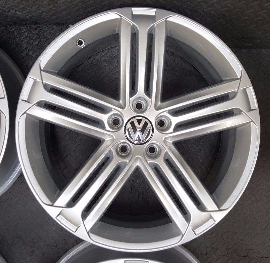 VW CC Scirocco Talladega 1K8601025G OEM Alloy Wheels