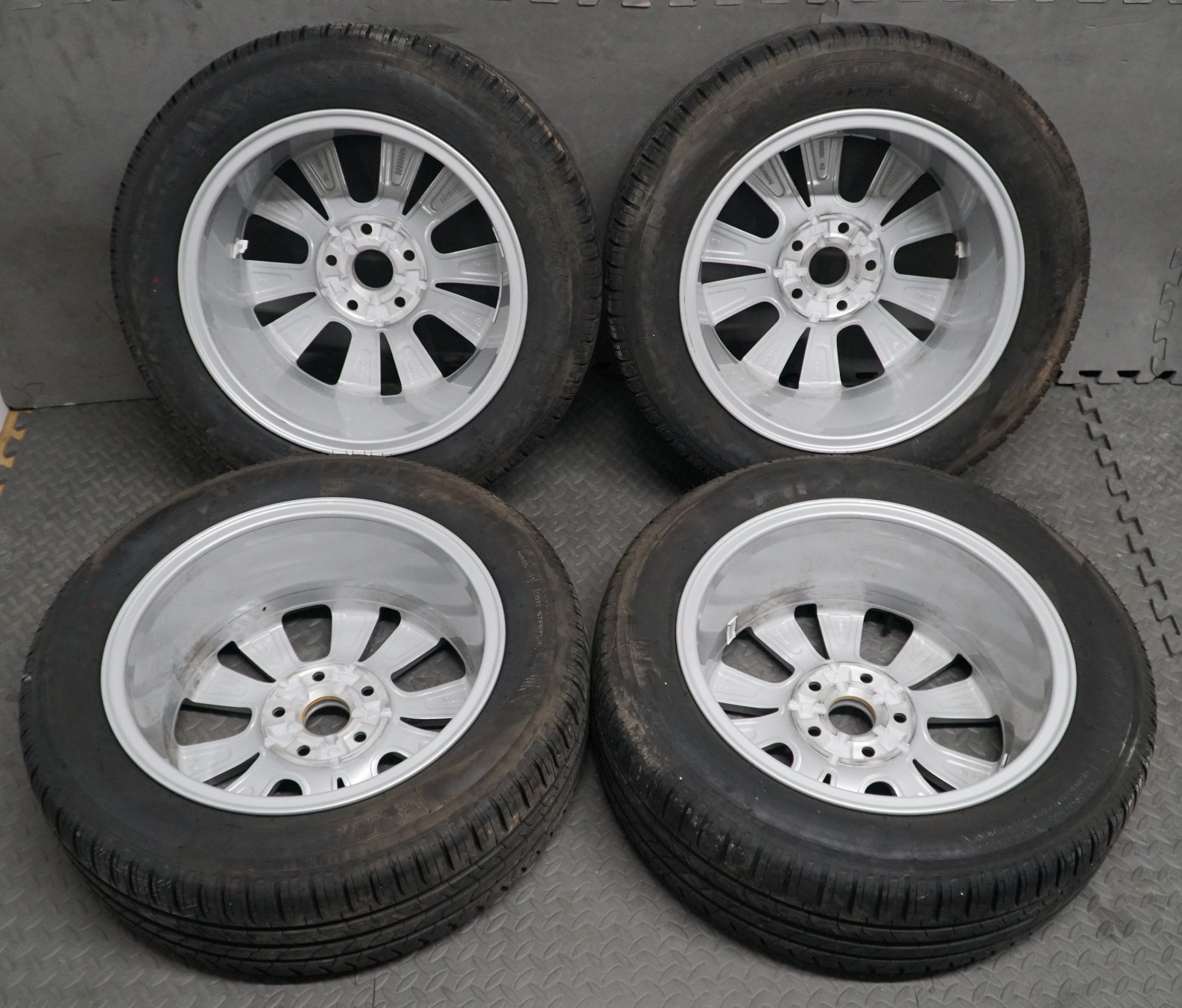 VW Golf MK6 / MK7 Toronto 5G0601025 Complete Set OEM Alloy Wheels