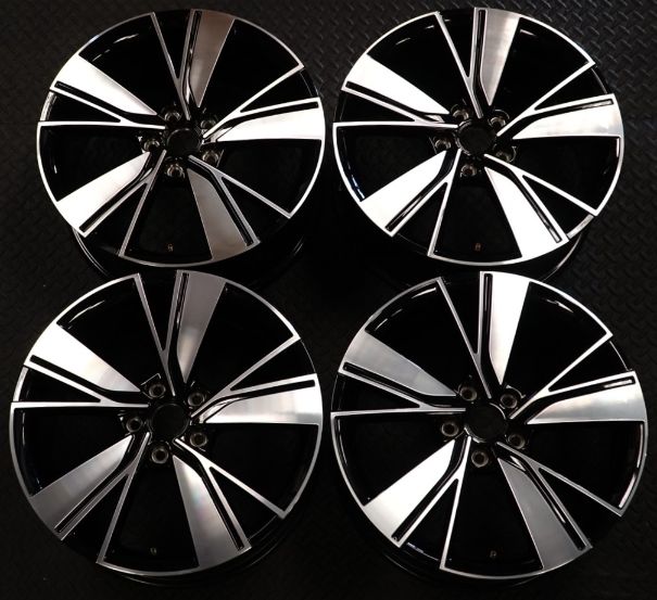 VW Golf MK8 Bakersfield 5H0601025J OEM Alloy Wheels