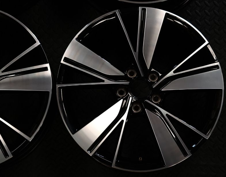 VW Golf MK8 Bakersfield 5H0601025J OEM Alloy Wheels