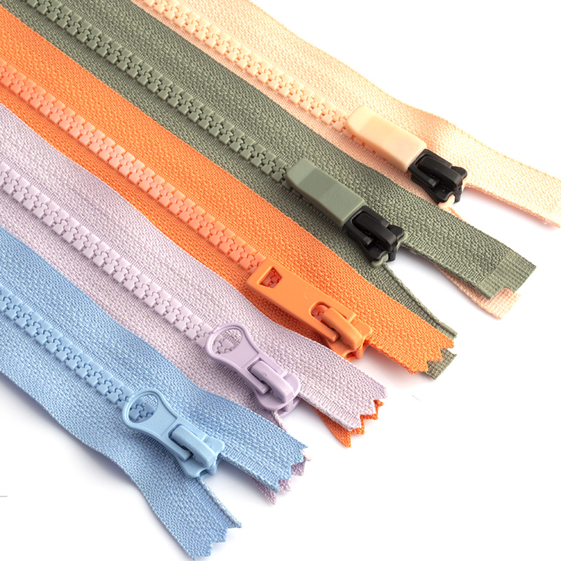 Plastic zipper Oem zipper Cusotm zipper