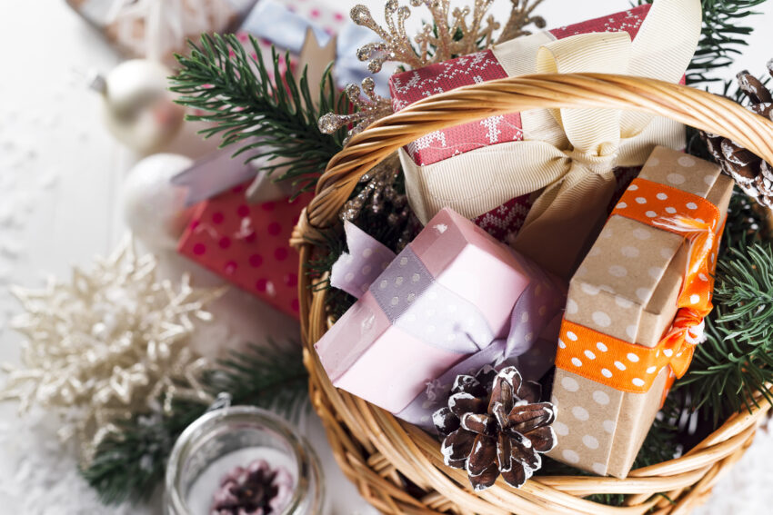39 Fabulous DIY Christmas Gift Baskets That Looks Expensive — Offbeatbros