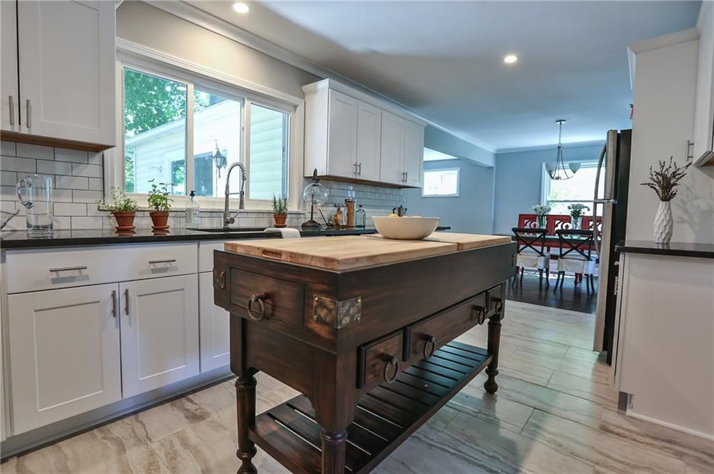 144 Wyndale Rd., Rochester, NY Offer Advantage