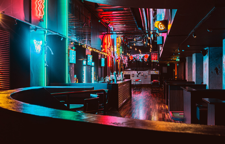 UV pingis pelikeidas Bucketissa jopa 60 Tampere Offerilla