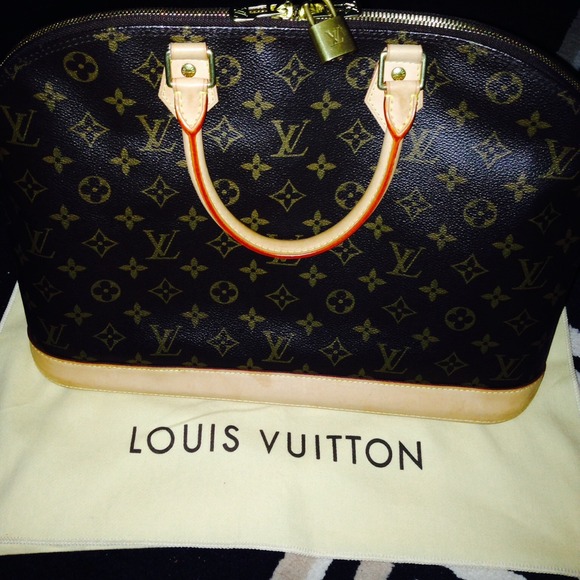 Louis Vuitton Bag Below 1000