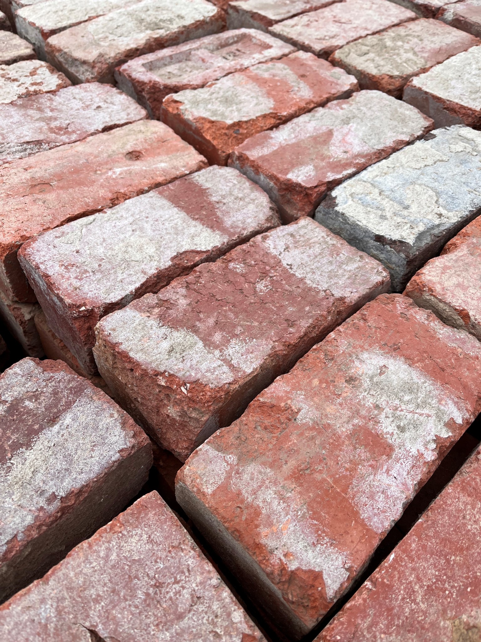 Second hand bricks & water supply for the builders Off Grid Living