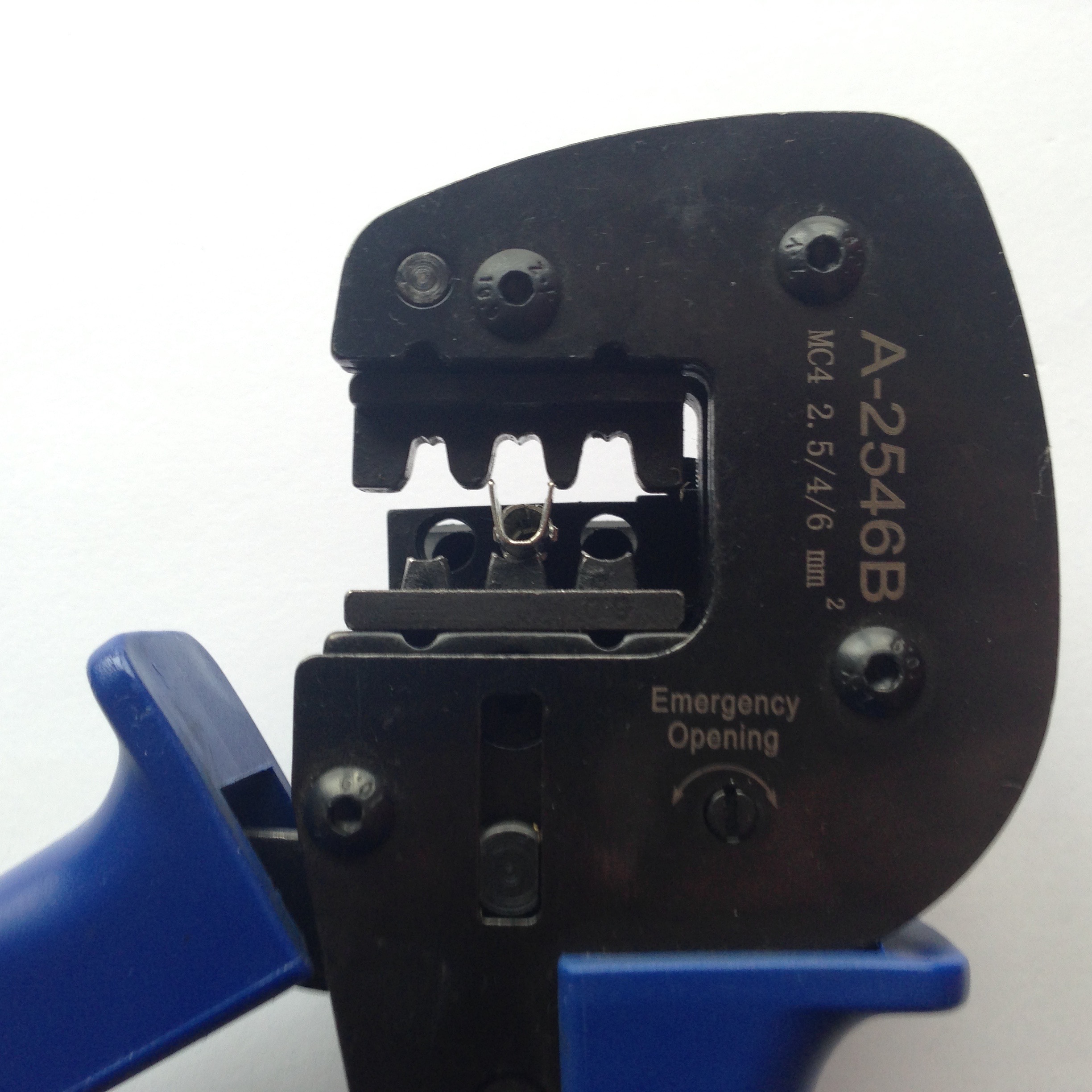 An Introduction To MC4 Connectors. Off Grid Ham