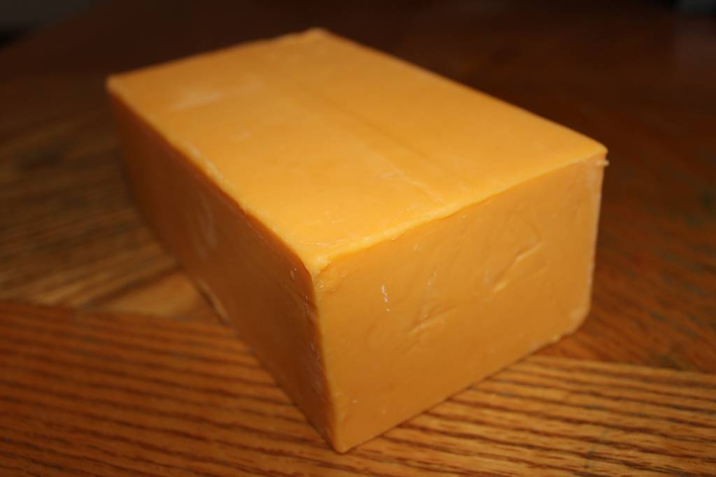 Why is Cheddar Cheese Orange? Because it's FAKE! Off Grid World