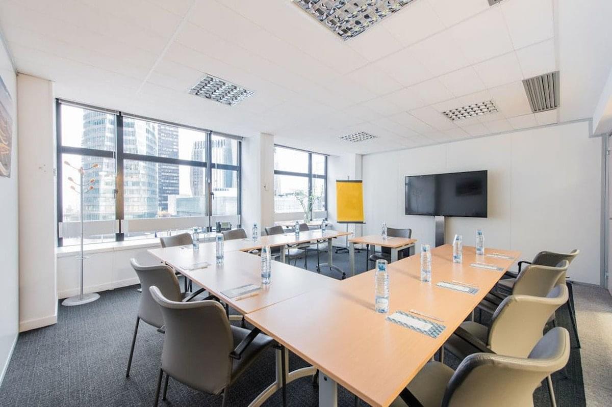 Office Space for Rent Courbevoie FR on 12 Place De La Défense, Maison