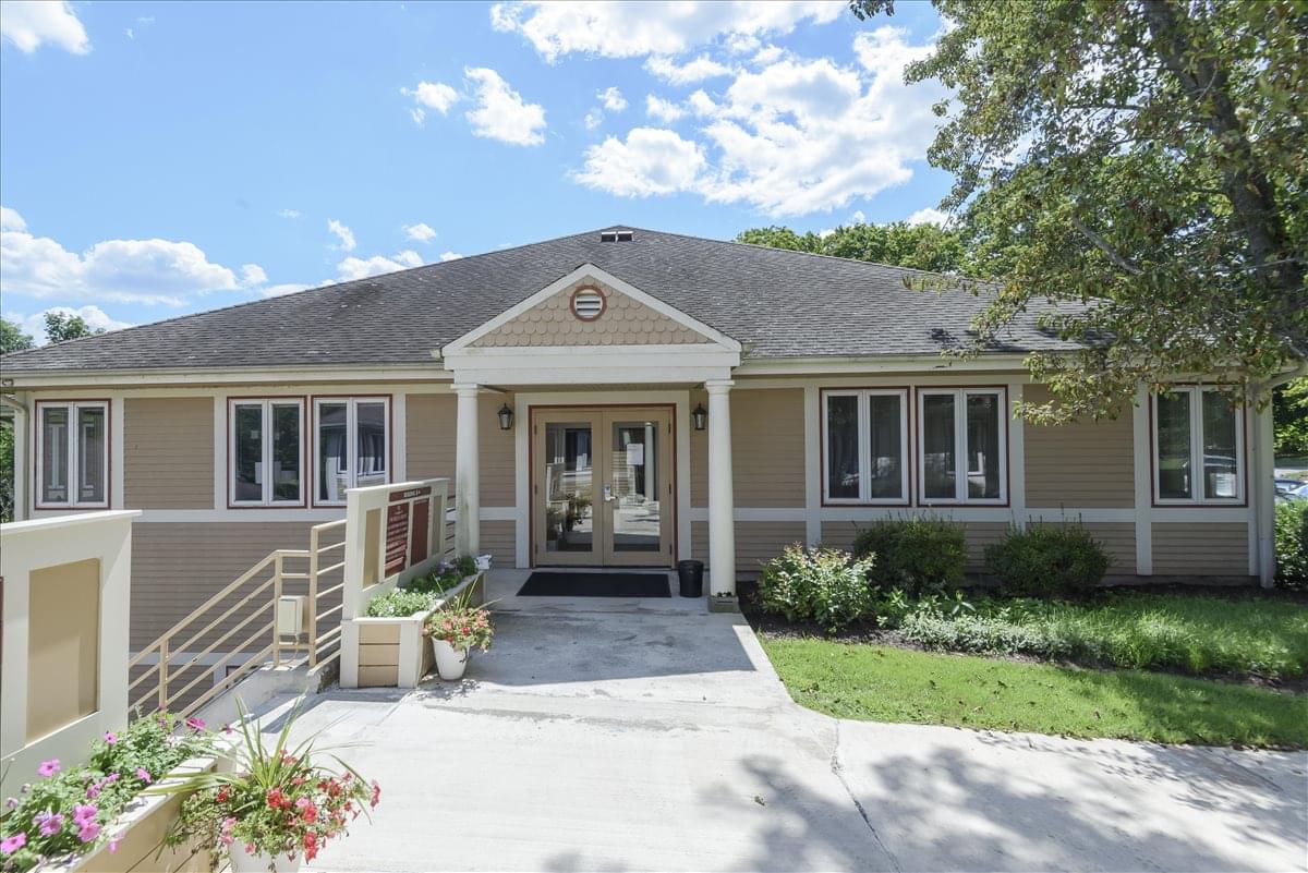 Mill Crossing Executive Suites w/ Individual Designs 1224 Mill St