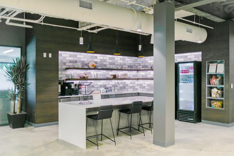 Upscale Coworking Space for Rent in Memphis, TN Poplar Ave