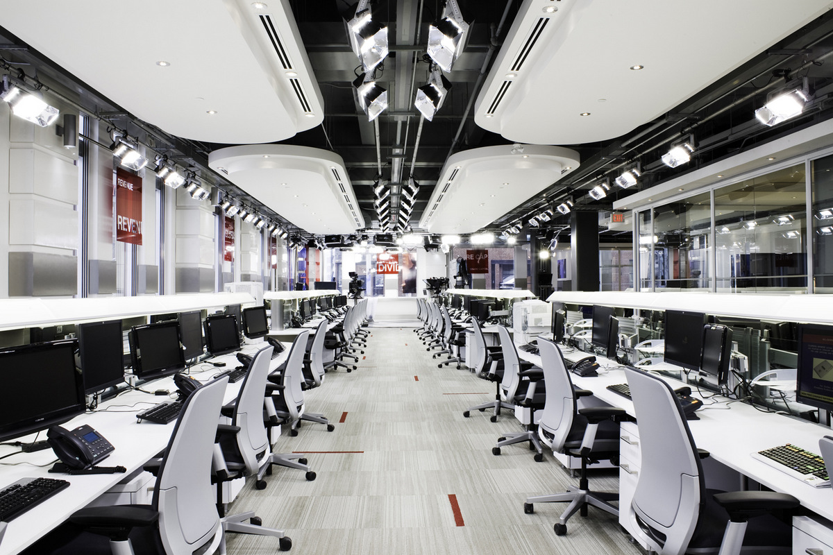 Business News Network's Toronto Offices / Mayhew Office Snapshots