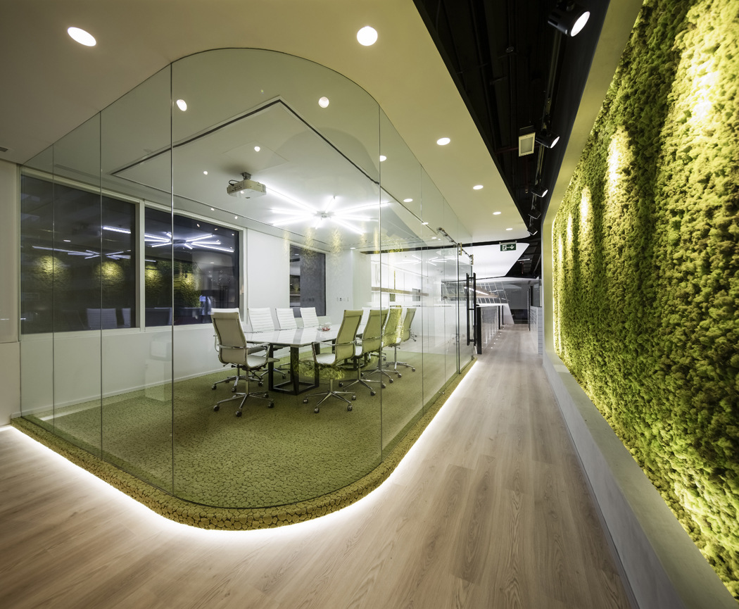 Swiss Bureau Interior Design + EzeLink Offices Dubai Office