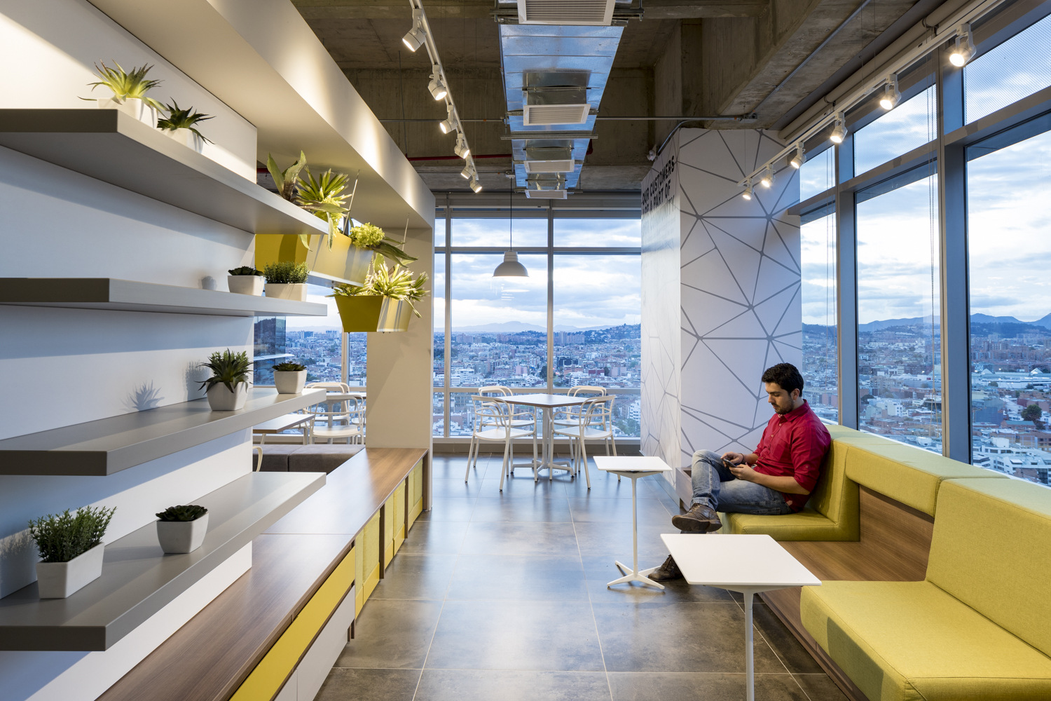 Red Hat Offices Bogotá Office Snapshots