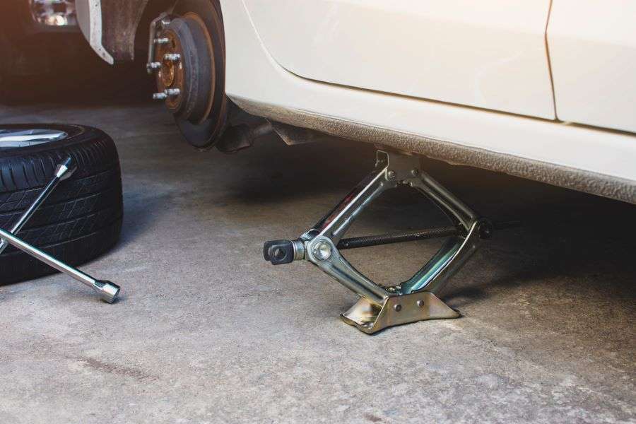 Can You Jack Up A Car On A Hill?