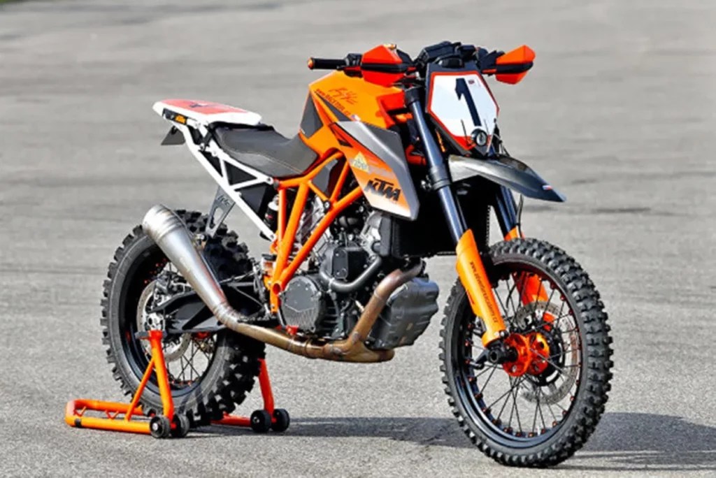 Dirt Bike Vs Street Bike The Differences You Need to Know OffRoad