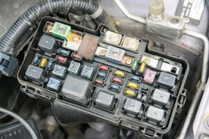 How to Remove a Car Fuse and Replace It (12 Steps) - Off-Roading Pro