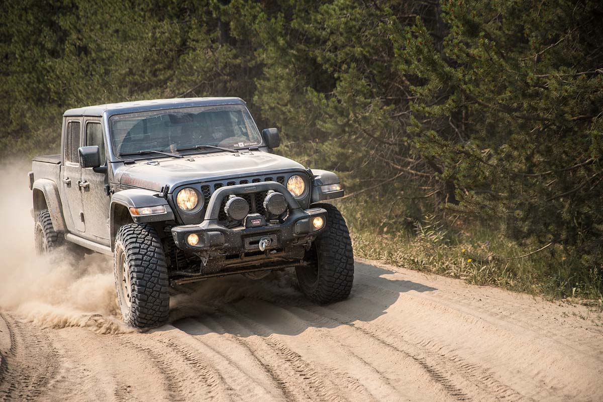Jeep Gladiator vs. Jeep Wrangler Comparison OffRoading Pro