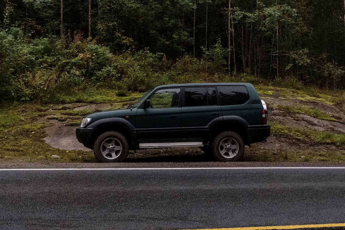 Car Turns Off While Driving but Turns Back On (11 Reasons) Off