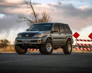 3" Lifted Lexus GX470 with KDSS Suspension on beefy 34" Tires