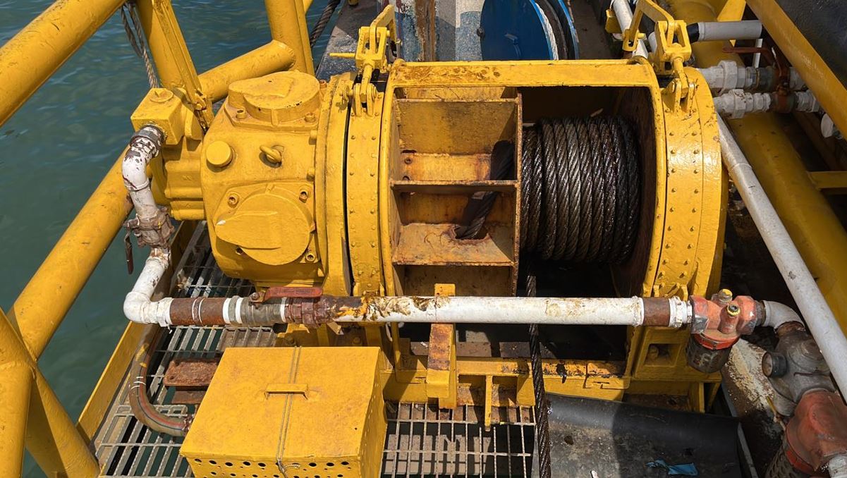 MAXPULL 10 TONNE AIR TUGGER WINCHES Offshore Construction Specialists