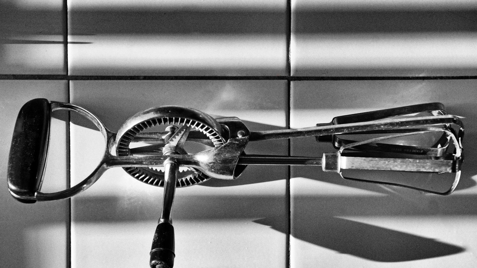 Unleash Your Inner Baker Find the Best HandCrank Mixer!