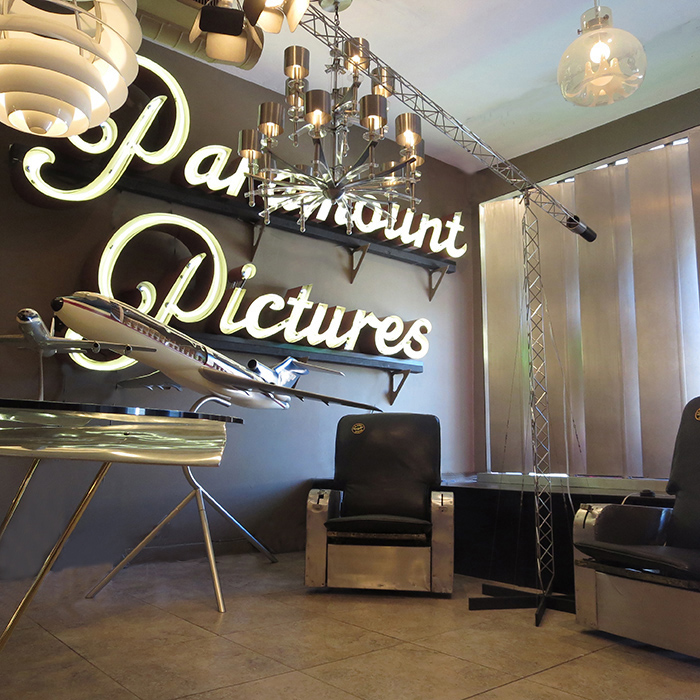 About Off The Wall Antiques