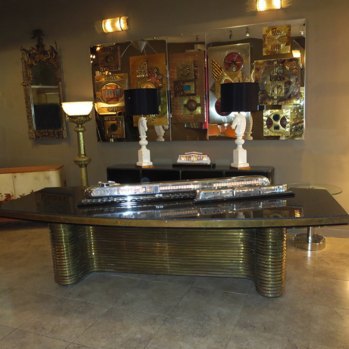 About Off The Wall Antiques