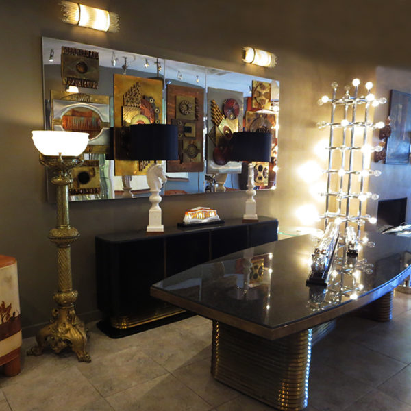 About Off The Wall Antiques