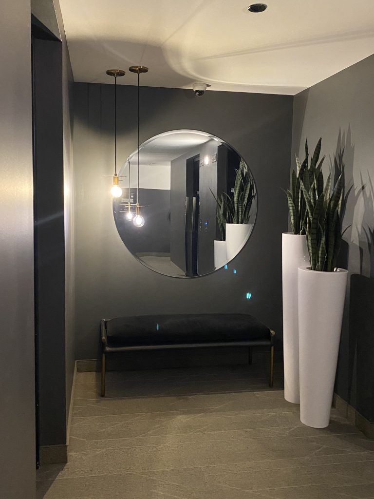 Humaniti condo montreal couloir