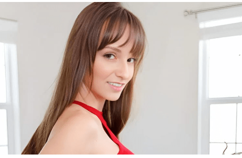 Lexi Luna Age, Career, Family, Net Worth, Height Bio 2024.