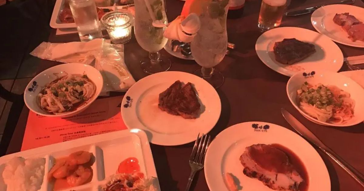 Fish Eye Dinner Show Fish Eye Marine Park Guam(グアム/ホテルバイキング・ビュッフェ) Retty