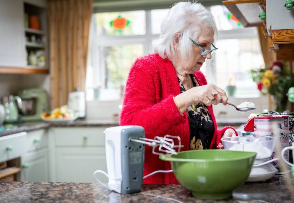 50+ Fun & Stimulating Activities for Seniors with Dementia