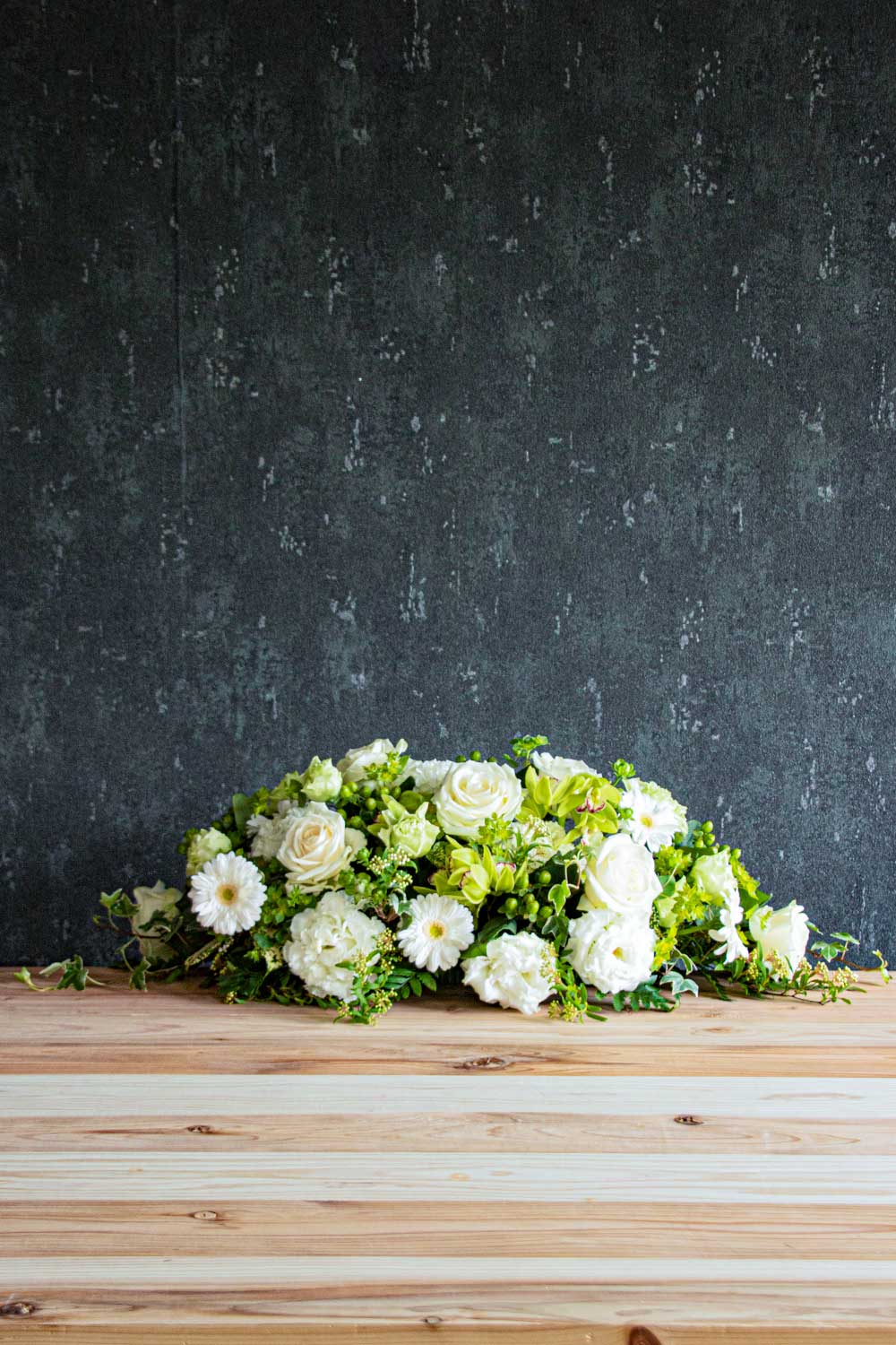 春のお花 背景イラスト イラスト素材 [ 6312100 ] - フォトライブラリー Photolibrary 会議用アレンジメント】リアル背景用アレンジメント(ホワイト・グリーン) Ｍサイズ 幅約65㎝｜お祝い・お供えの花通販ギフトは送料無料の【お花の窓口】へ