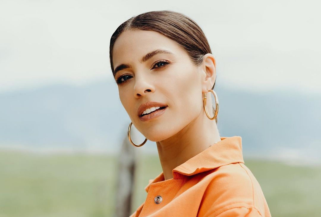 Debi Nova lanza disco en vivo desde el Teatro Nacional de Costa Rica