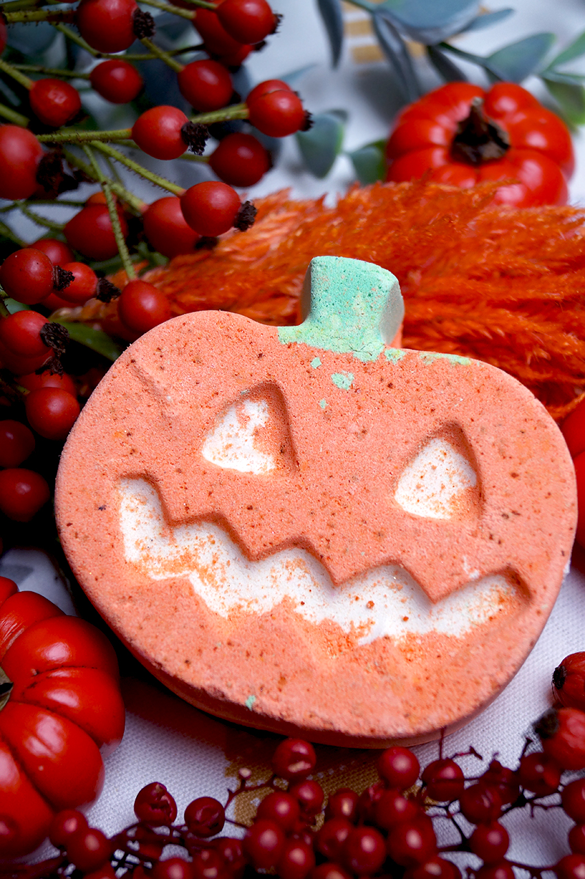 Review Lush Punkin Pumpkin Bath Bomb Oh My