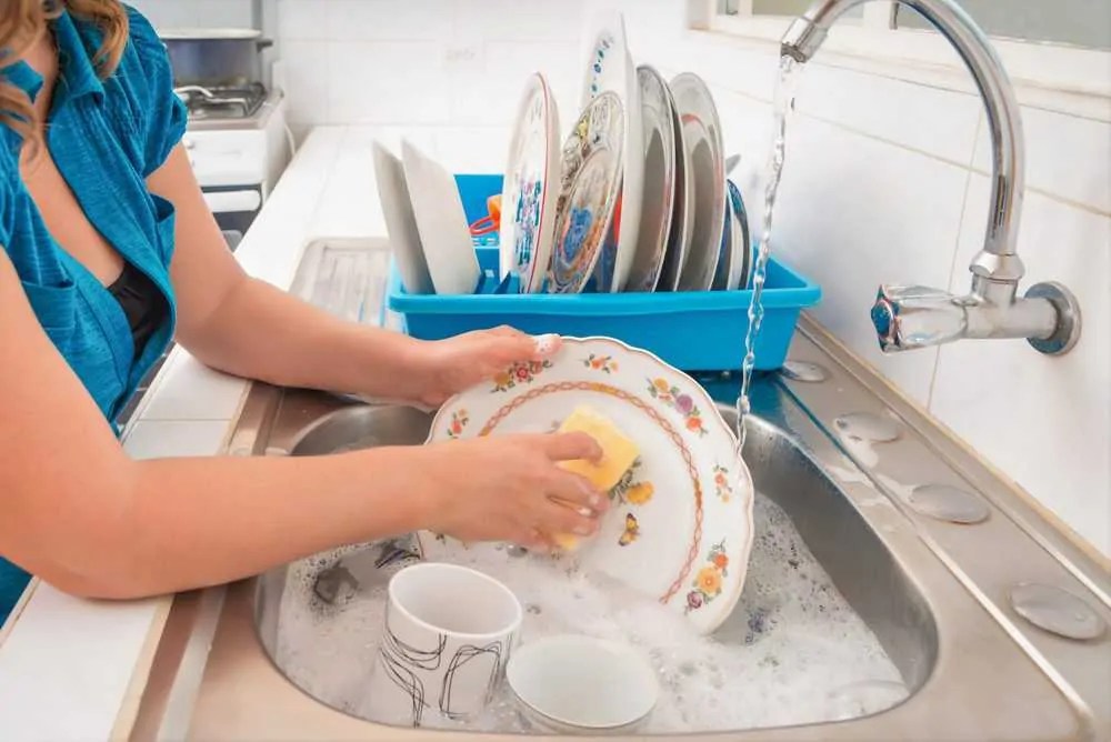 How to Wash Dishes (Step by Step Guide) Oh So Spotless