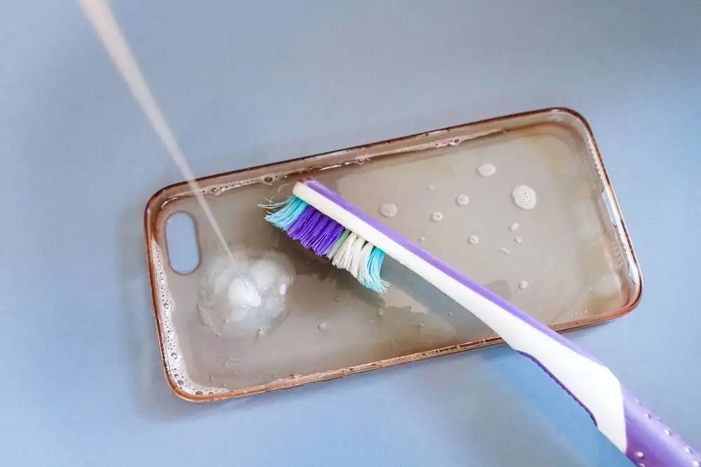 How to Clean Clear Phone Case That Turned Yellow